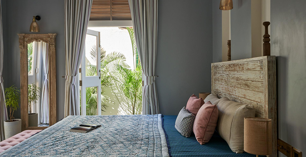 Aurelia - Villa E - Rustic bed design